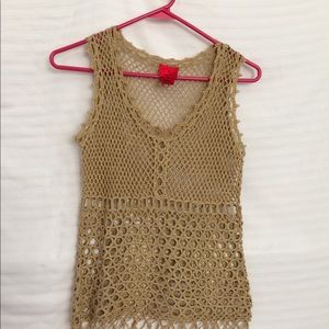 Cristina Gold pullover mesh top sz small.